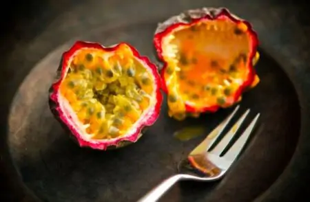 Как правильно есть маракуйю: выбор, вкус и рецепты